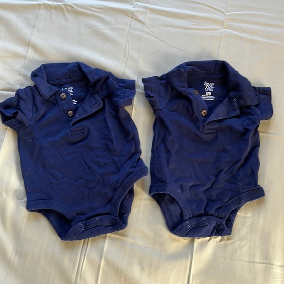 Carter’s Newborn Collared Bodysuit - Picture 1 of 2